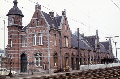 Halle - SNCB K04436-17 (1).jpg